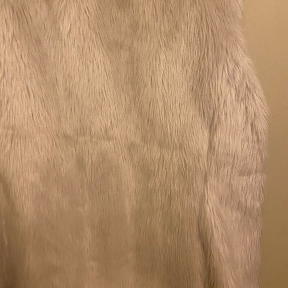 Faux Fur Vest - Picture 8 of 10